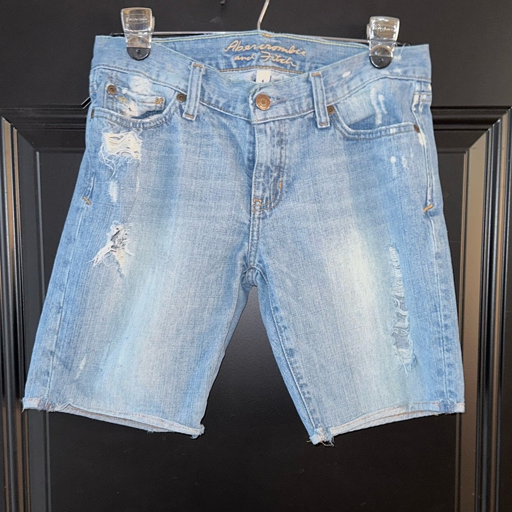 VTG Abercrombie and Fitch! Y2K Jean shorts! Size 4